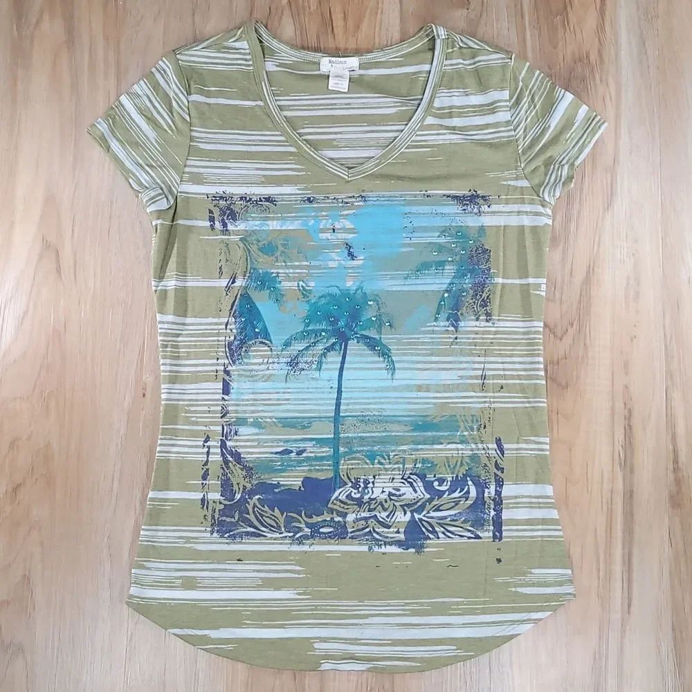 🔺️Madison & Berkeley Burnout Bedazzled Short Sleeve Tshirt Medium